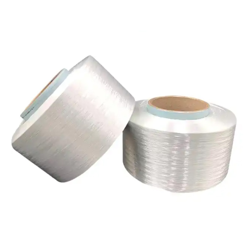 Existují významné rozdíly v kompatibilitě tavné příze s různými body tání při spárování s různými látkami, jako je vlna a bavlna?